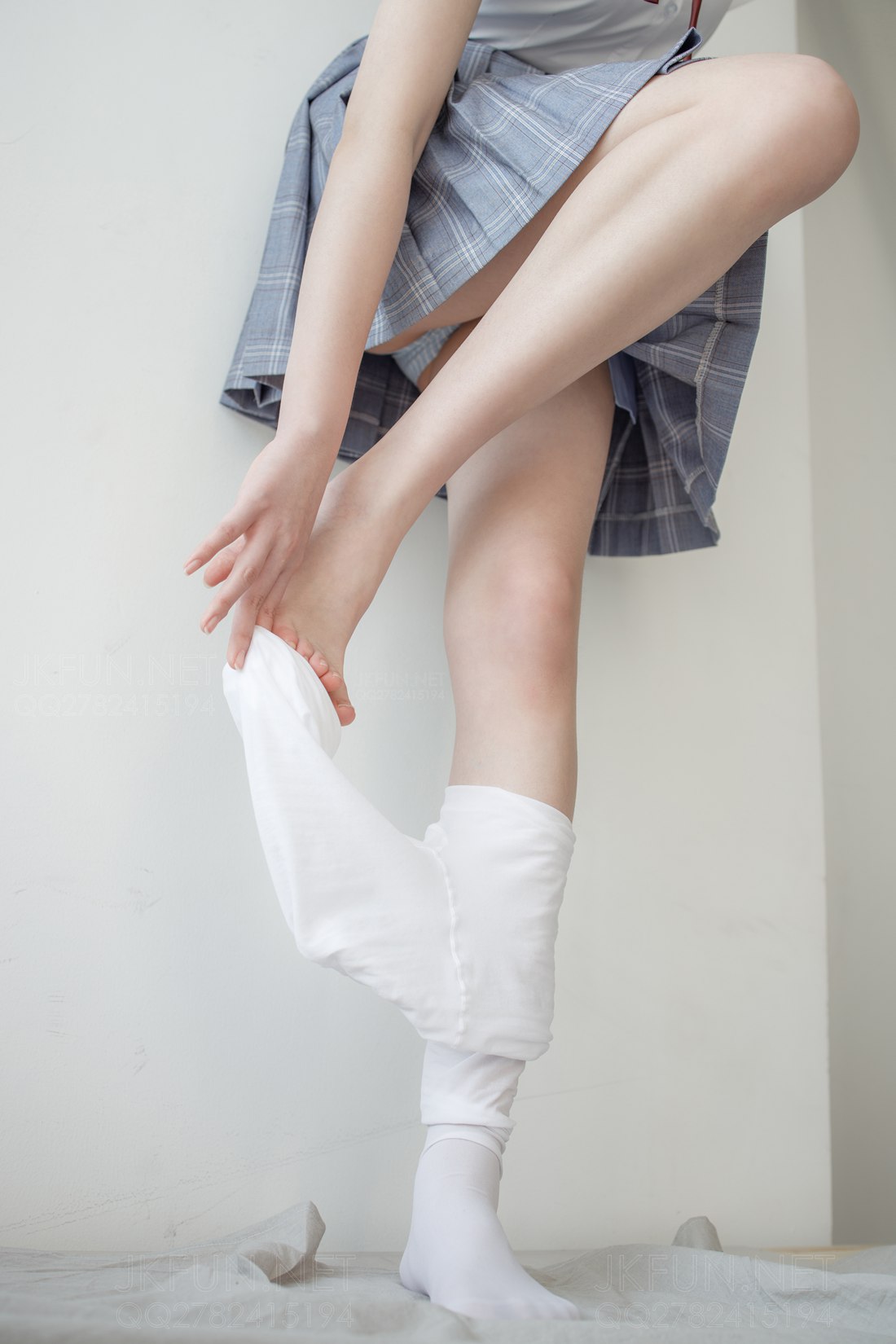 图片[13]-[森萝财团写真] JKFUN-002 Aika 可爱学妹丝足 在线浏览 – 速更版-美库