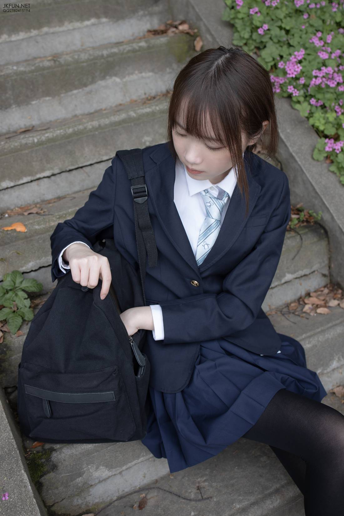 [森萝财团写真] JKFUN-006 Aika 日系黑丝 在线浏览 - 雅色汇