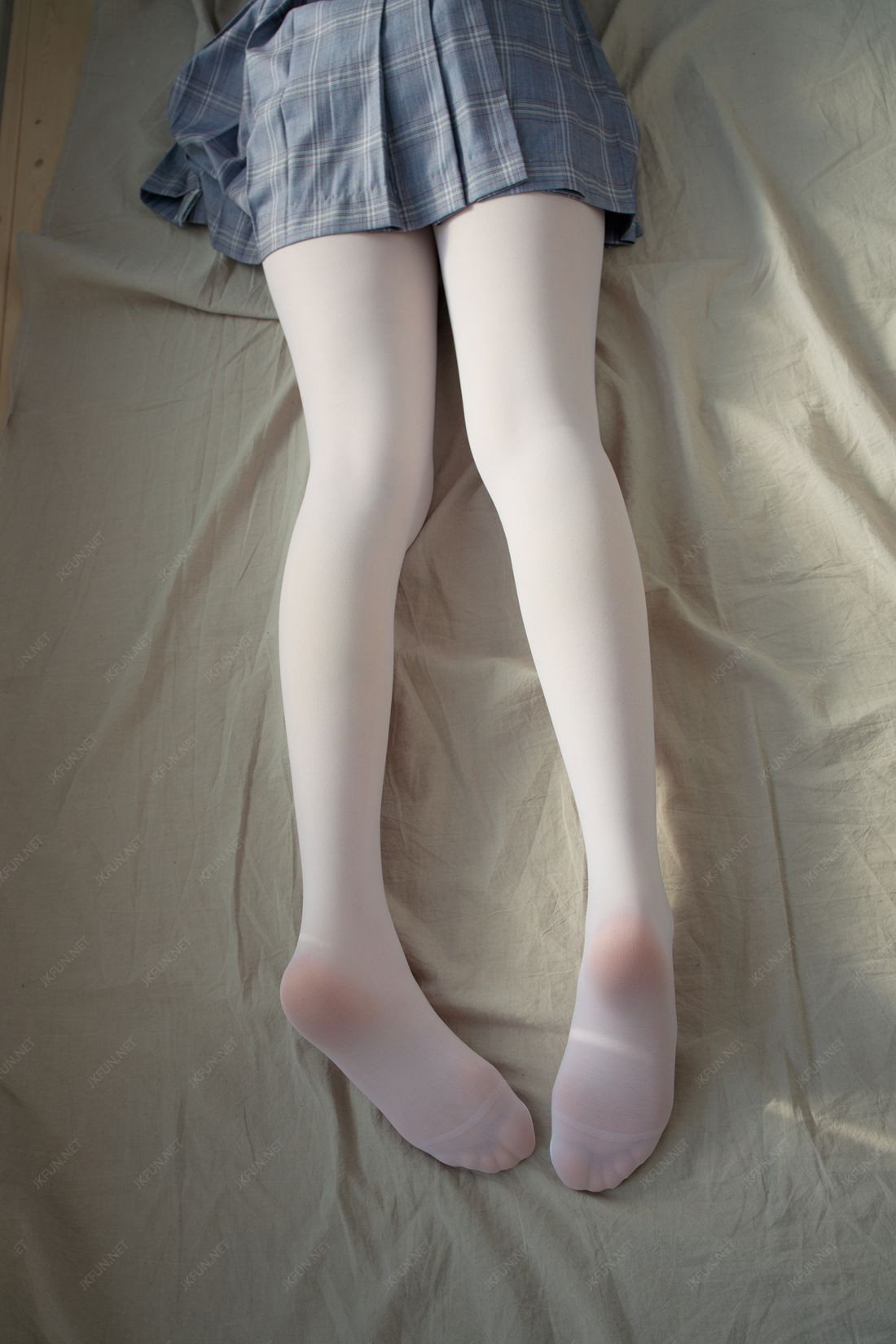 图片[129]-[森萝财团写真] JKFUN-002 Aika 可爱学妹丝足 在线浏览 – 速更版-美库