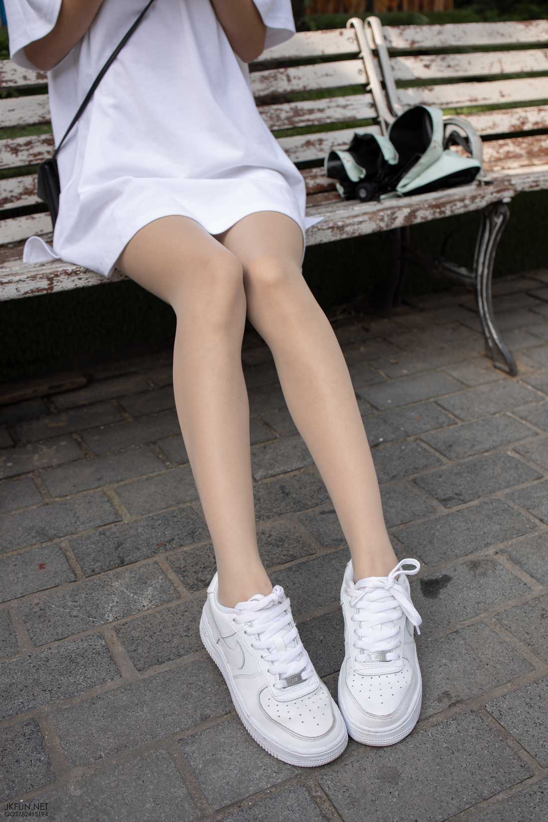 图片[9]-[森萝财团写真] JKFUN-012 10D肉丝运动鞋桌下 在线浏览 – 速更版-美库