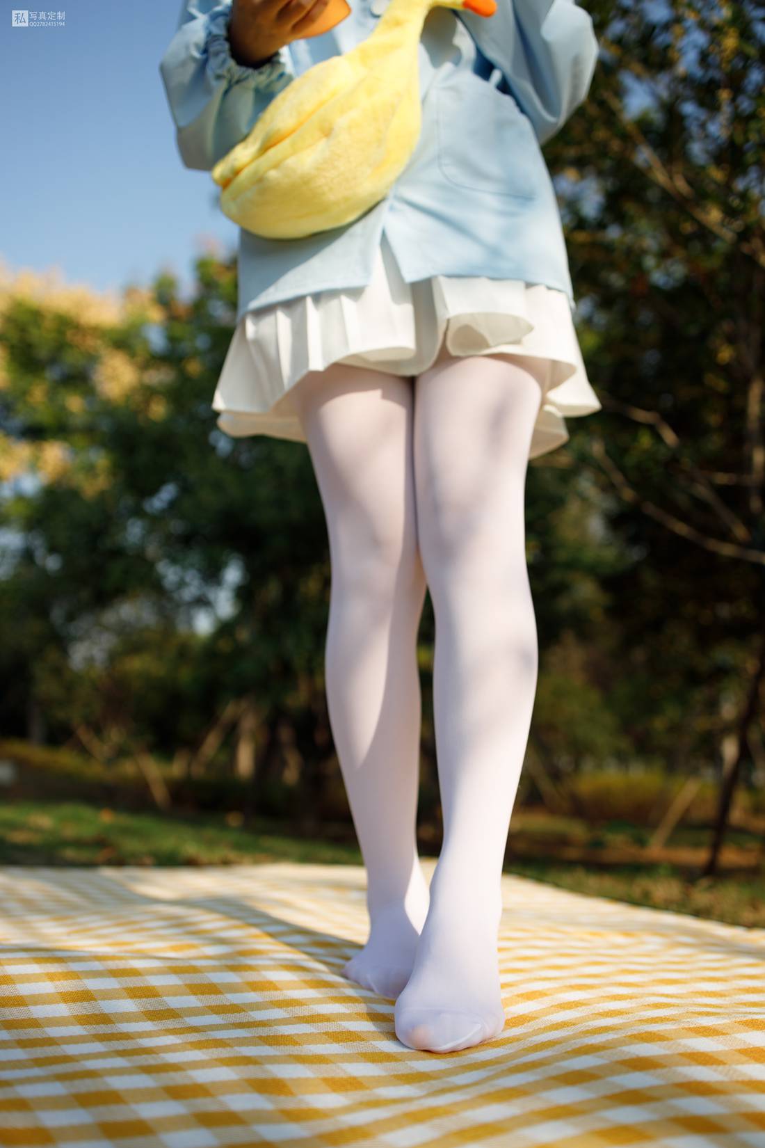图片[2]-[森萝财团写真] JKFUN-030 《野餐、爆蛋和彩蛋》踩物 白丝50D 默陌 在线浏览-翎羽暗房