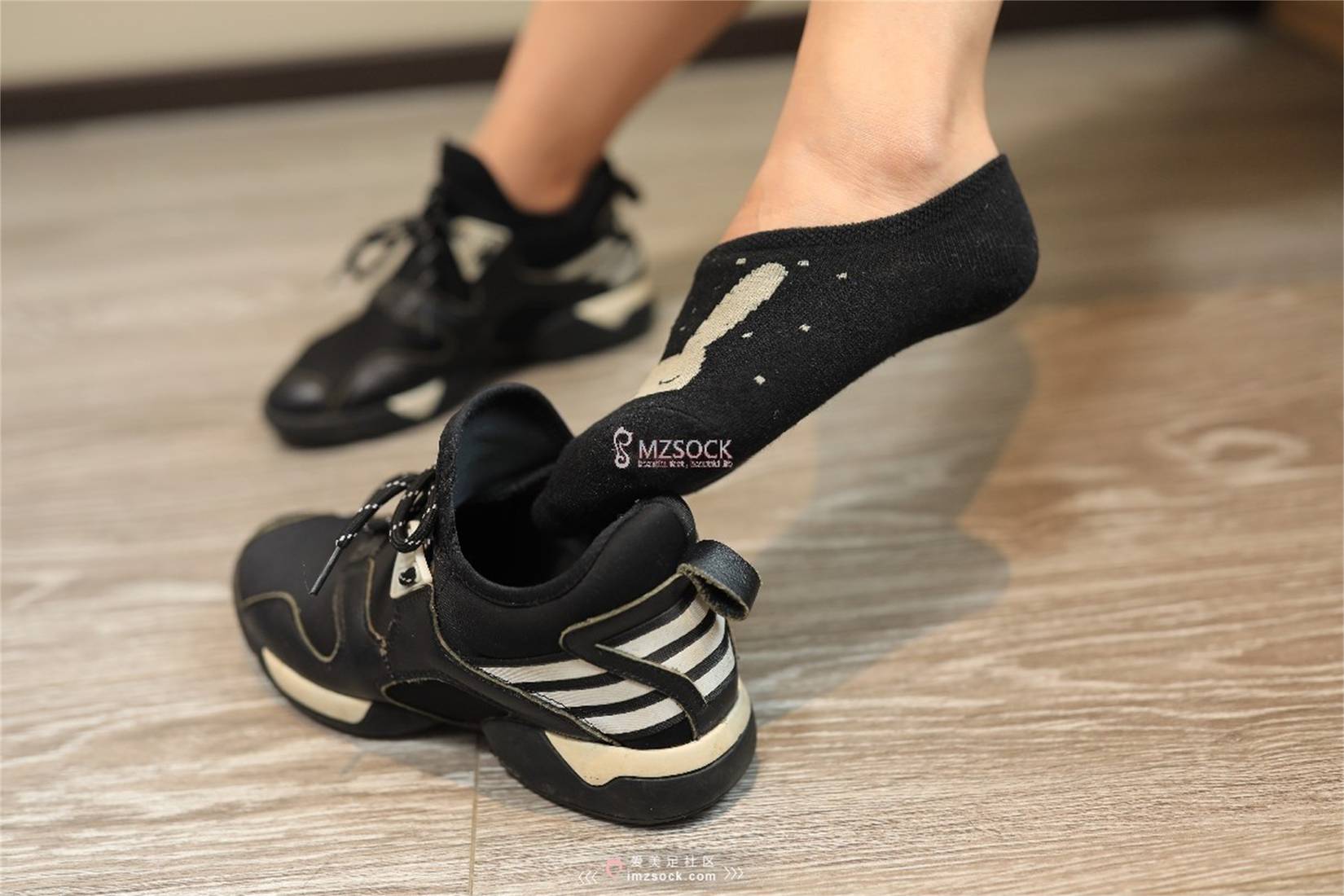 图片[6]-[MZSOCK爱美足] No.050 果儿 在线浏览 – 速更版-美库