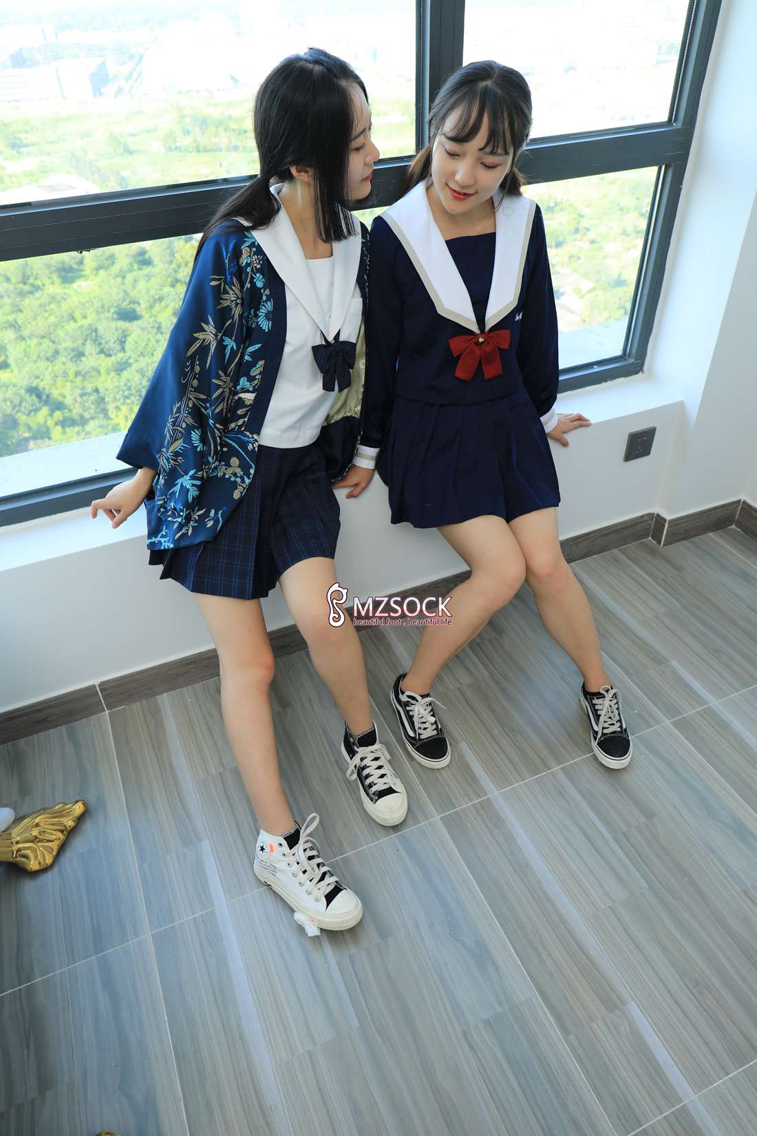 图片[5]-[MZSOCK爱美足] No.053 果儿.雪雪 在线浏览 – 速更版-美库