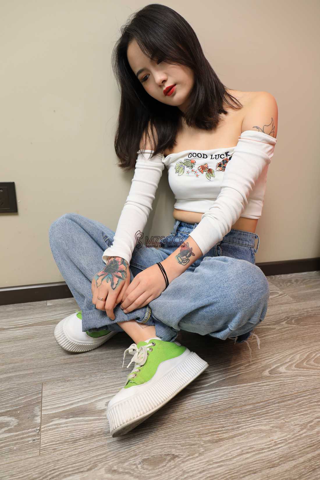 图片[23]-[MZSOCK爱美足] No.059 芳芳 在线浏览 – 速更版-美库