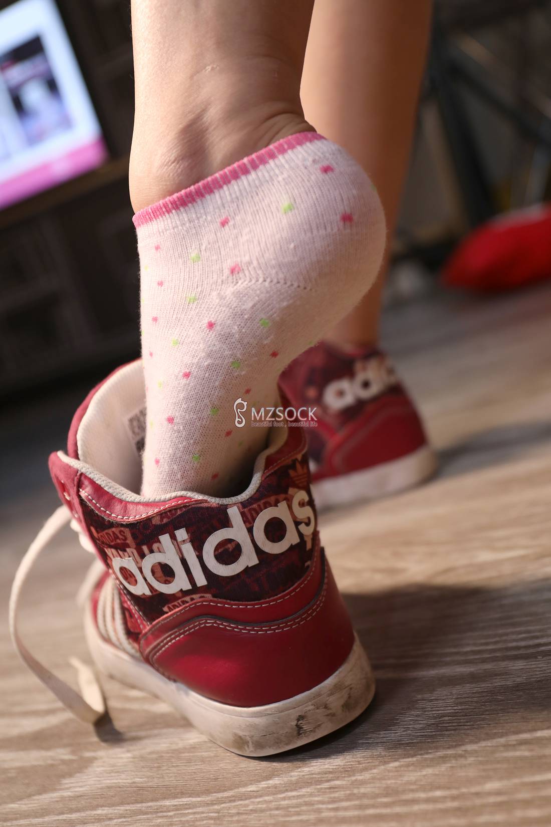 图片[76]-[MZSOCK爱美足] No.067 悦悦 在线浏览 – 速更版-美库