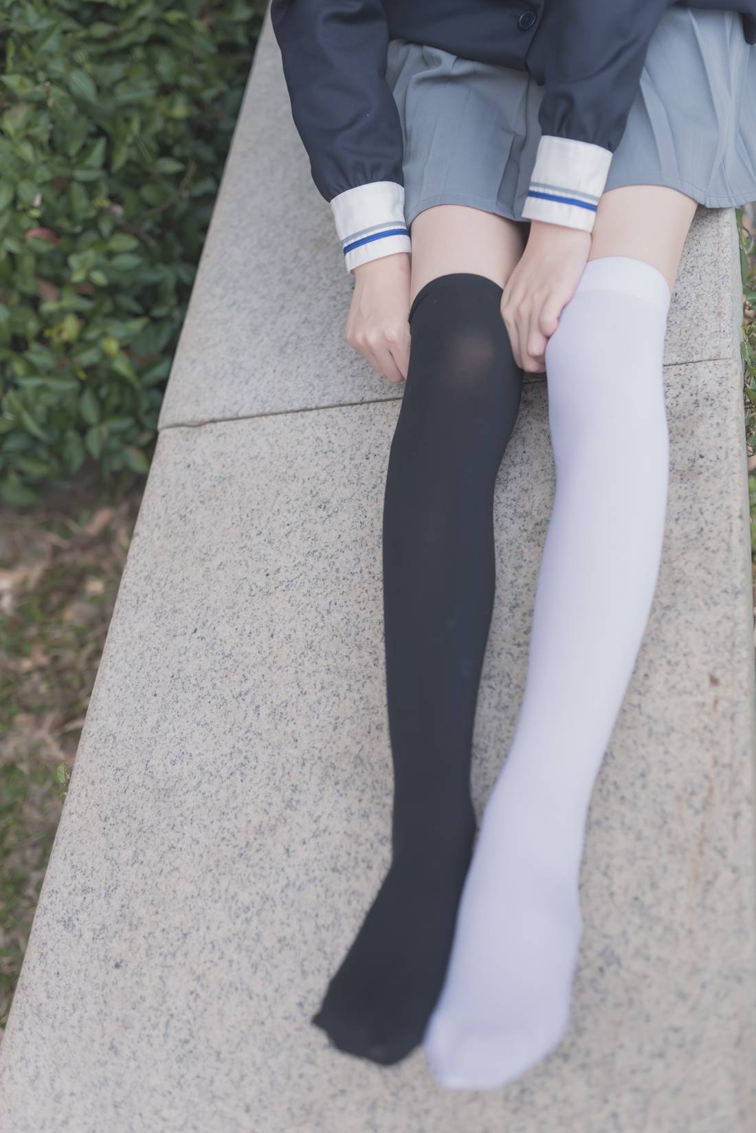 图片[9]-[风之领域] No.021 黑白丝户外私拍 在线浏览 – 速更版-美库