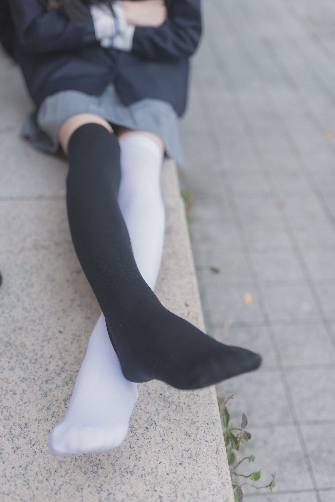 图片[48]-[风之领域] No.021 黑白丝户外私拍 在线浏览 – 速更版-美库