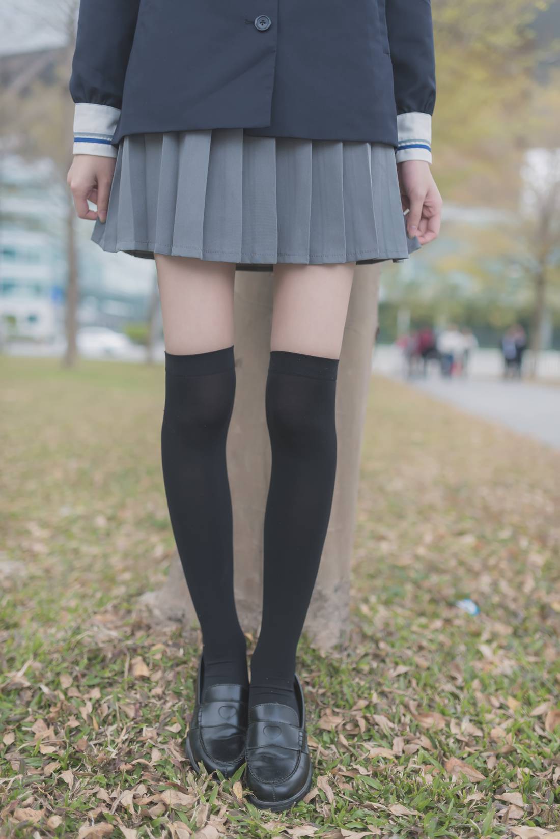 图片[4]-[风之领域] No.021 黑白丝户外私拍 在线浏览 – 速更版-美库