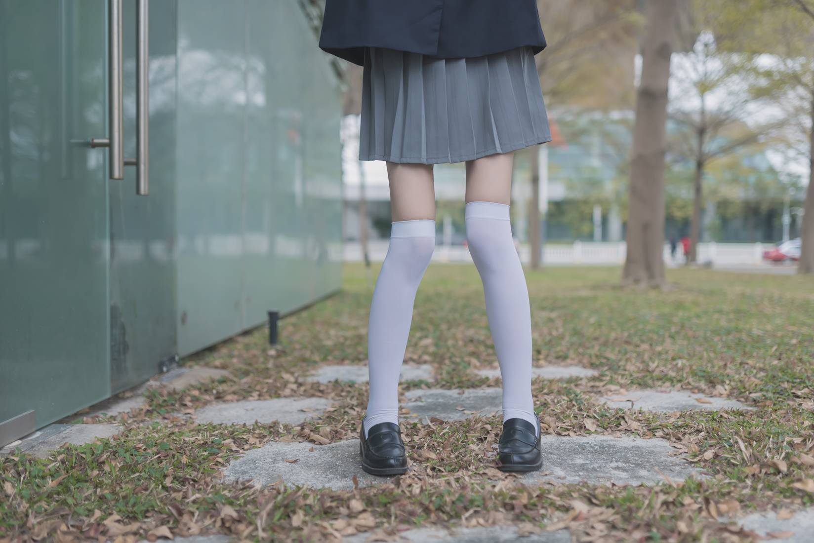 图片[39]-[风之领域] No.021 黑白丝户外私拍 在线浏览 – 速更版-美库