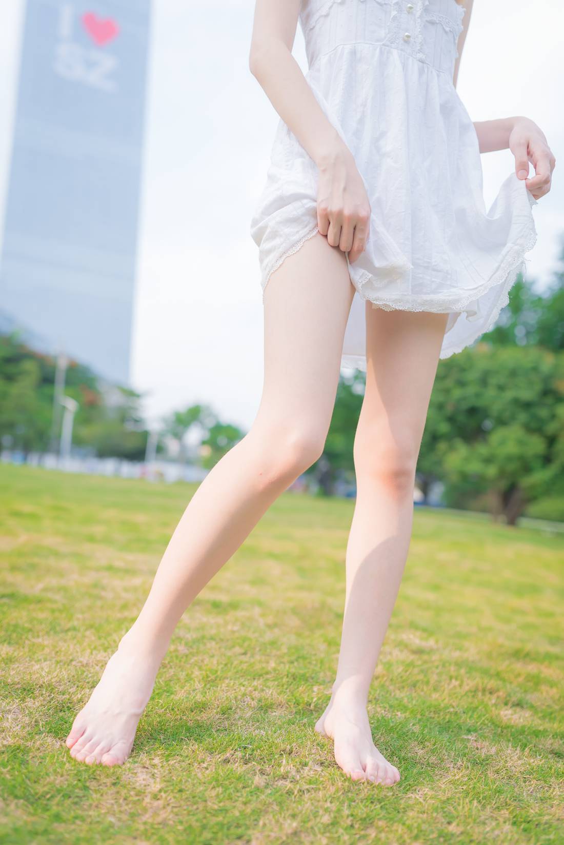 图片[13]-[风之领域] No.056 草坪上青纯的学妹 在线浏览 – 速更版-美库