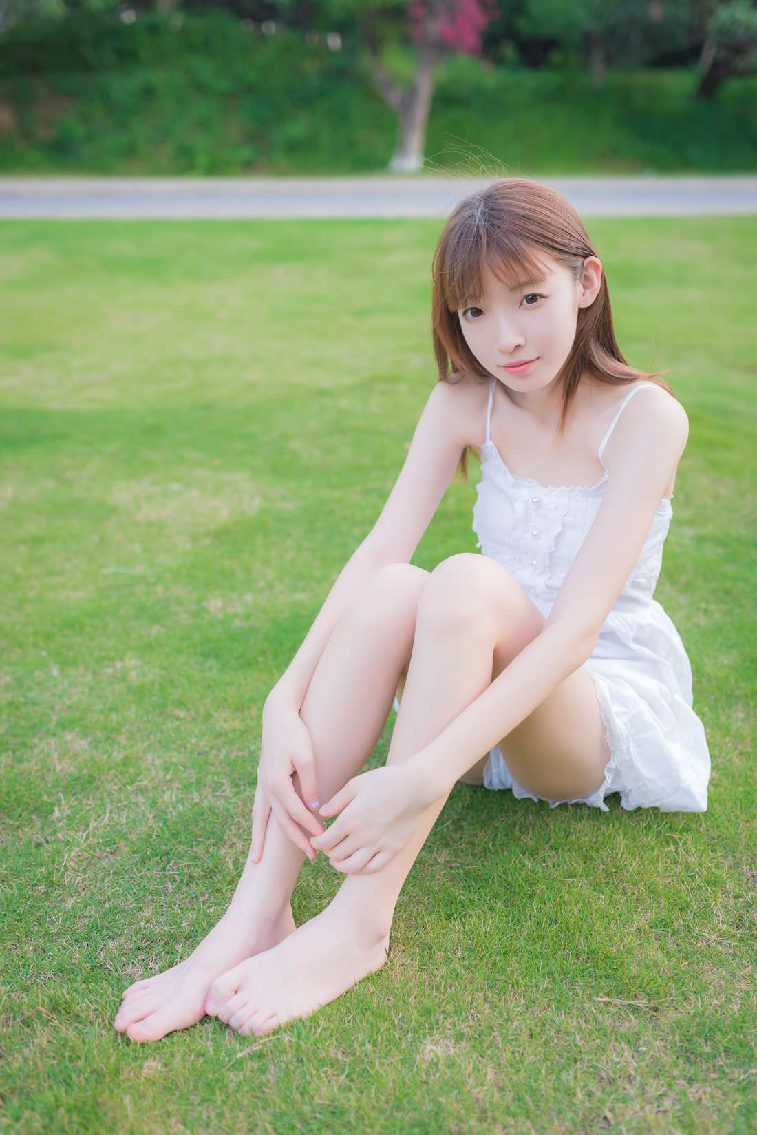 图片[4]-[风之领域] No.056 草坪上青纯的学妹 在线浏览 – 速更版-美库