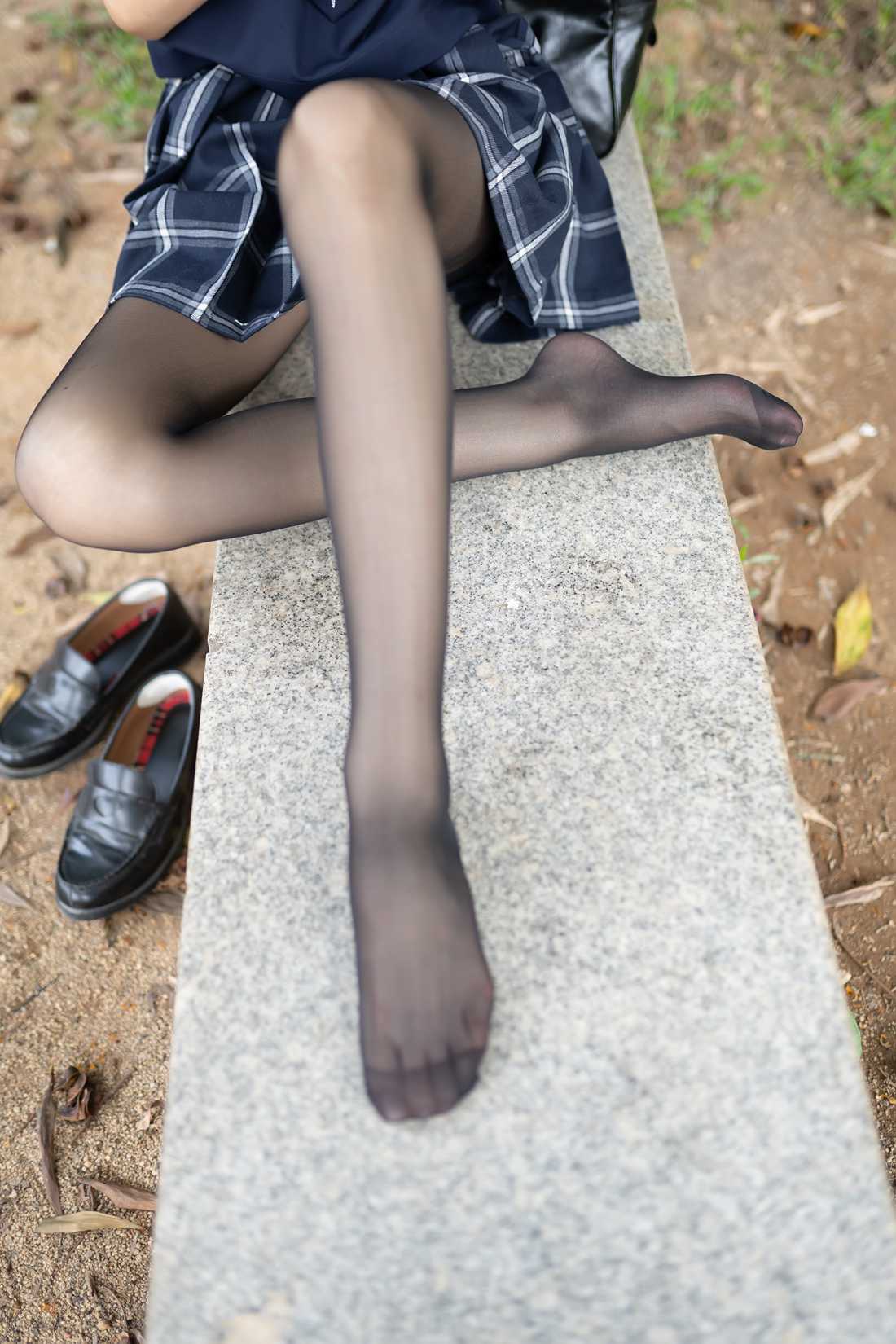 图片[3]-[风之领域] No.059 漫步公园的黑丝学妹 在线浏览 – 速更版-美库