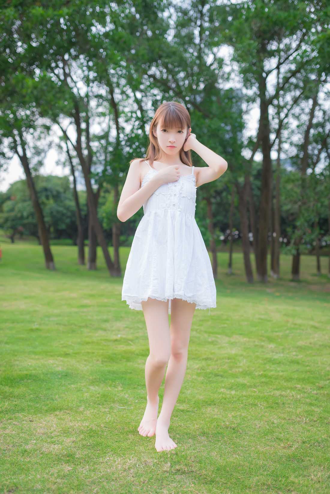 图片[18]-[风之领域] No.056 草坪上青纯的学妹 在线浏览 – 速更版-美库