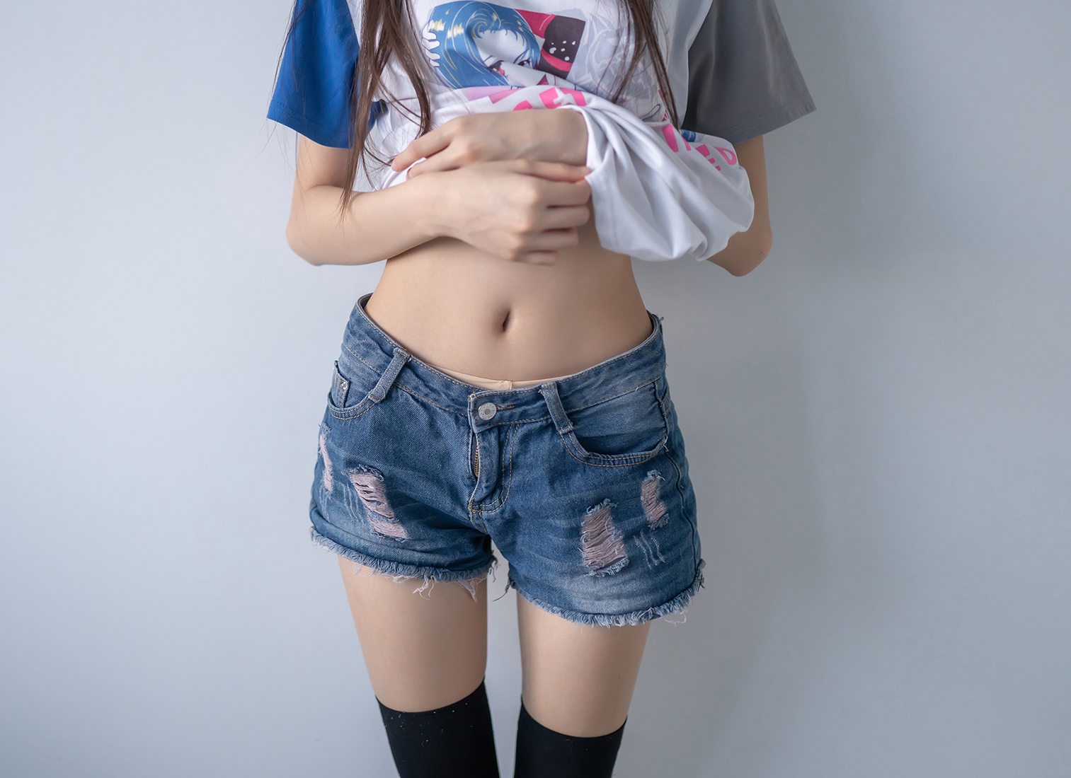 [风之领域] No.121 牛仔短裤与黑丝袜 在线浏览 – 优选-优选资源网