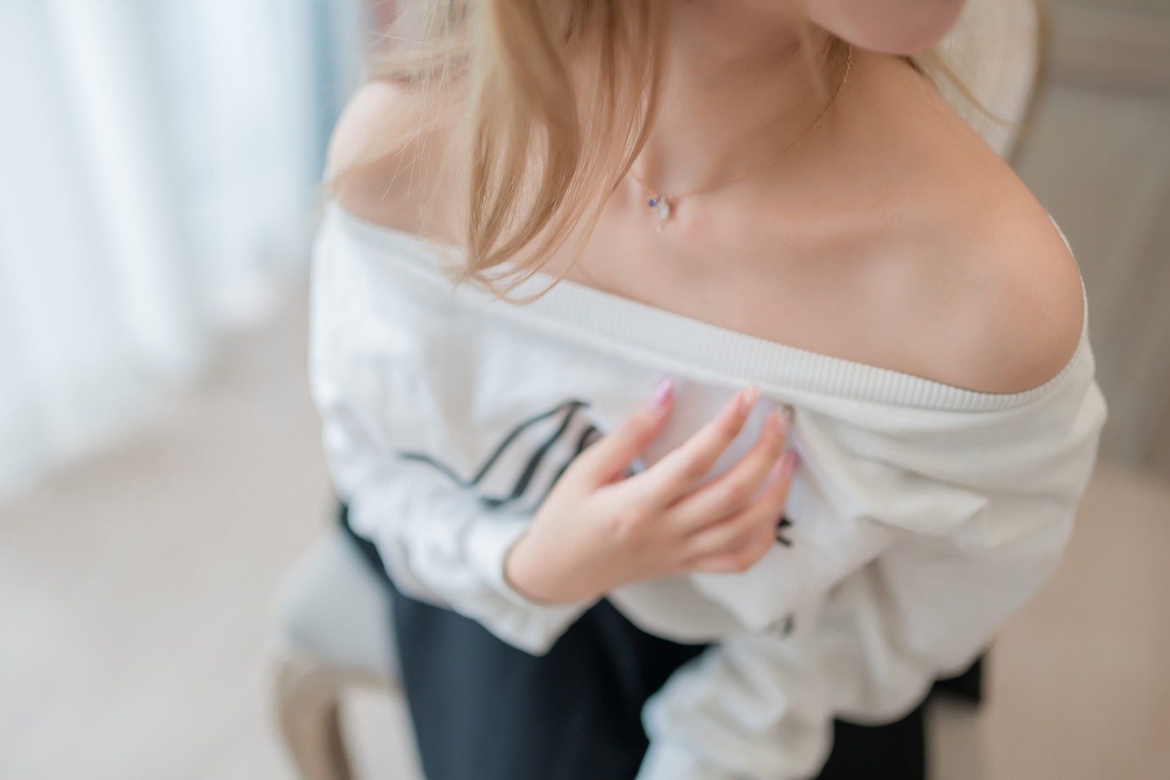 图片[28]-[风之领域] No.147 黑丝美腿露肩小衫 在线浏览 – 速更版-美库