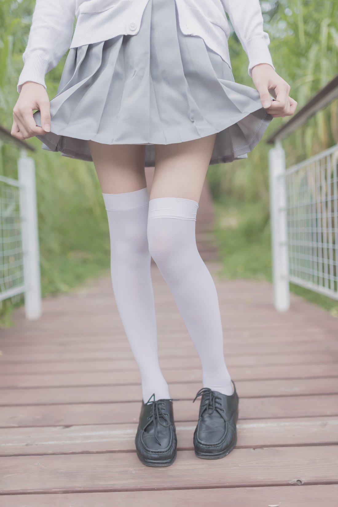 [风之领域] No.190 踏青的白丝美少女 在线浏览 – 优选-优选资源网