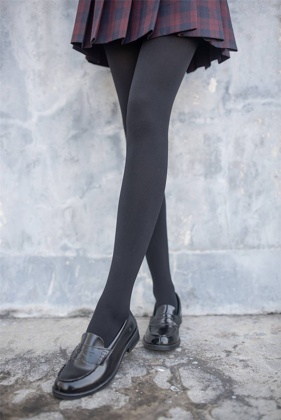 [风之领域] No.192 户外黑丝学妹 在线浏览 – 雅色汇