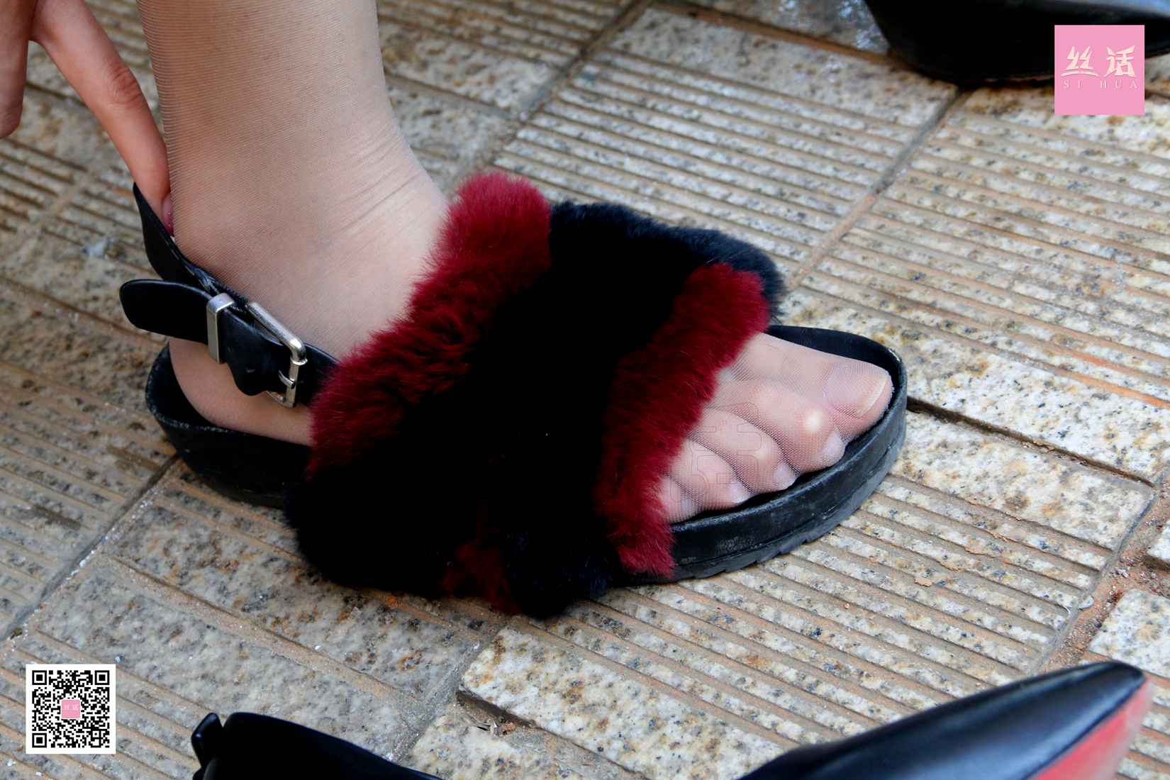 图片[14]-[SiHua思话] SH003 户外走散的高丝美女 珺洁 在线浏览 – 速更版-美库