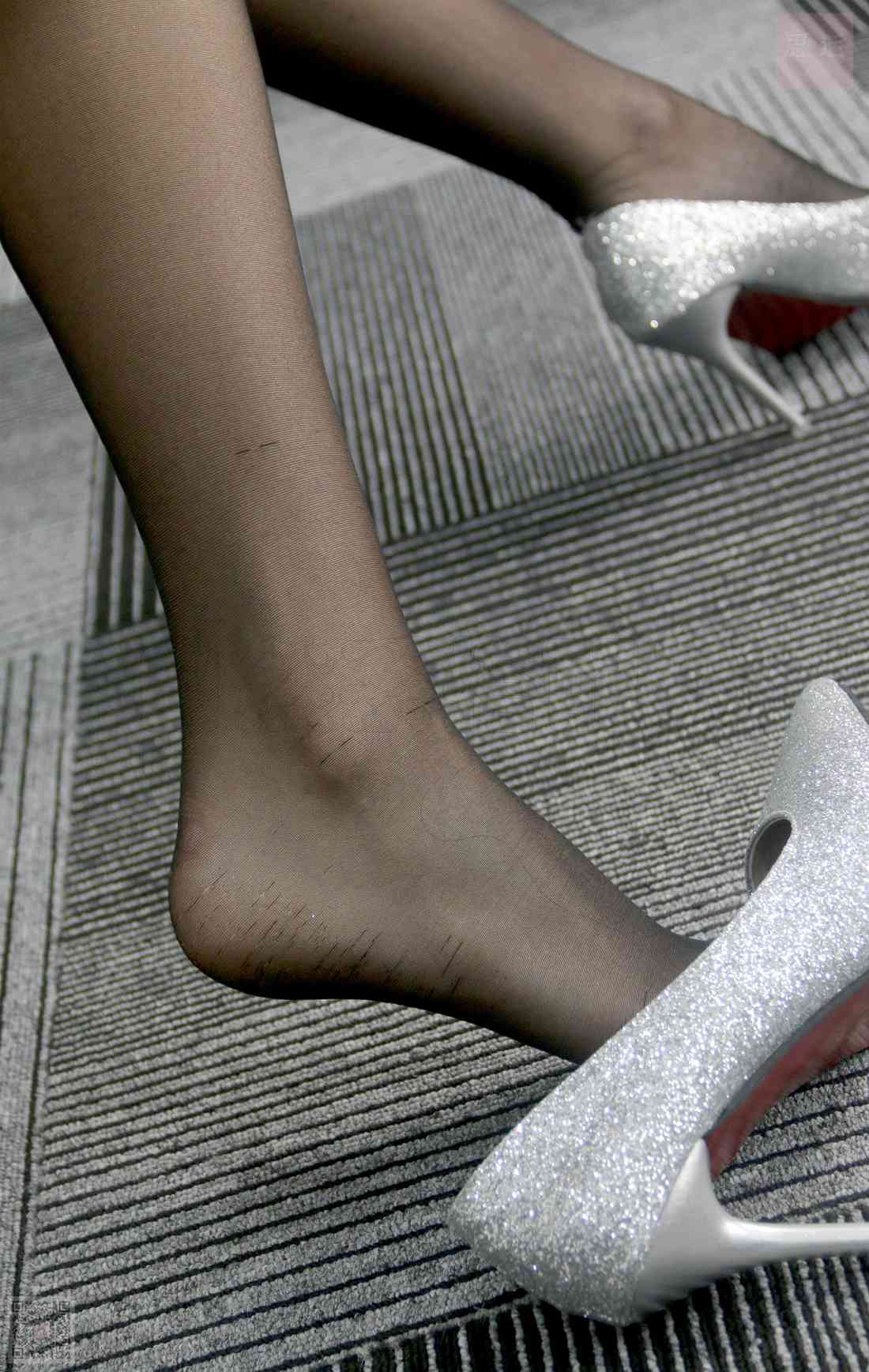 图片[16]-[SiHua思话] SH025 kiki 涂指甲油的红裙少女 在线浏览 – 速更版-美库