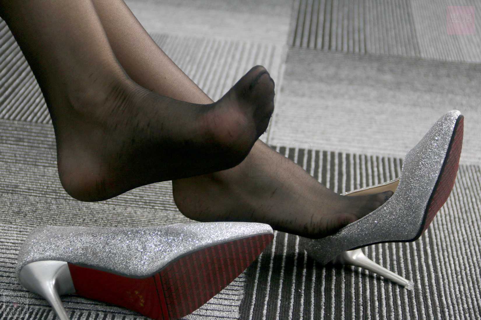 图片[7]-[SiHua思话] SH025 kiki 涂指甲油的红裙少女 在线浏览 – 速更版-美库