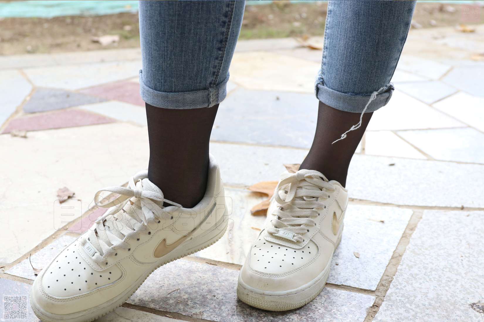 图片[96]-[SiHua思话] SH026 人群里的裤里丝 露露 在线浏览 – 速更版-美库