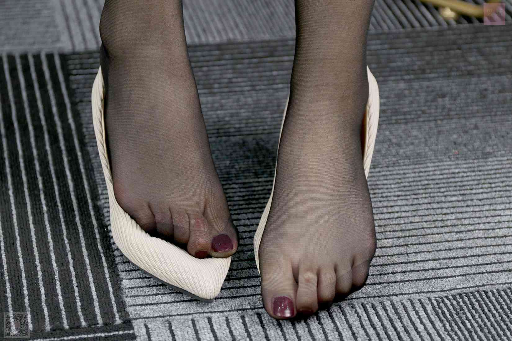 图片[23]-[SiHua思话] SH028 当黑丝袜遇上羞脸 珺洁 在线浏览 – 速更版-美库