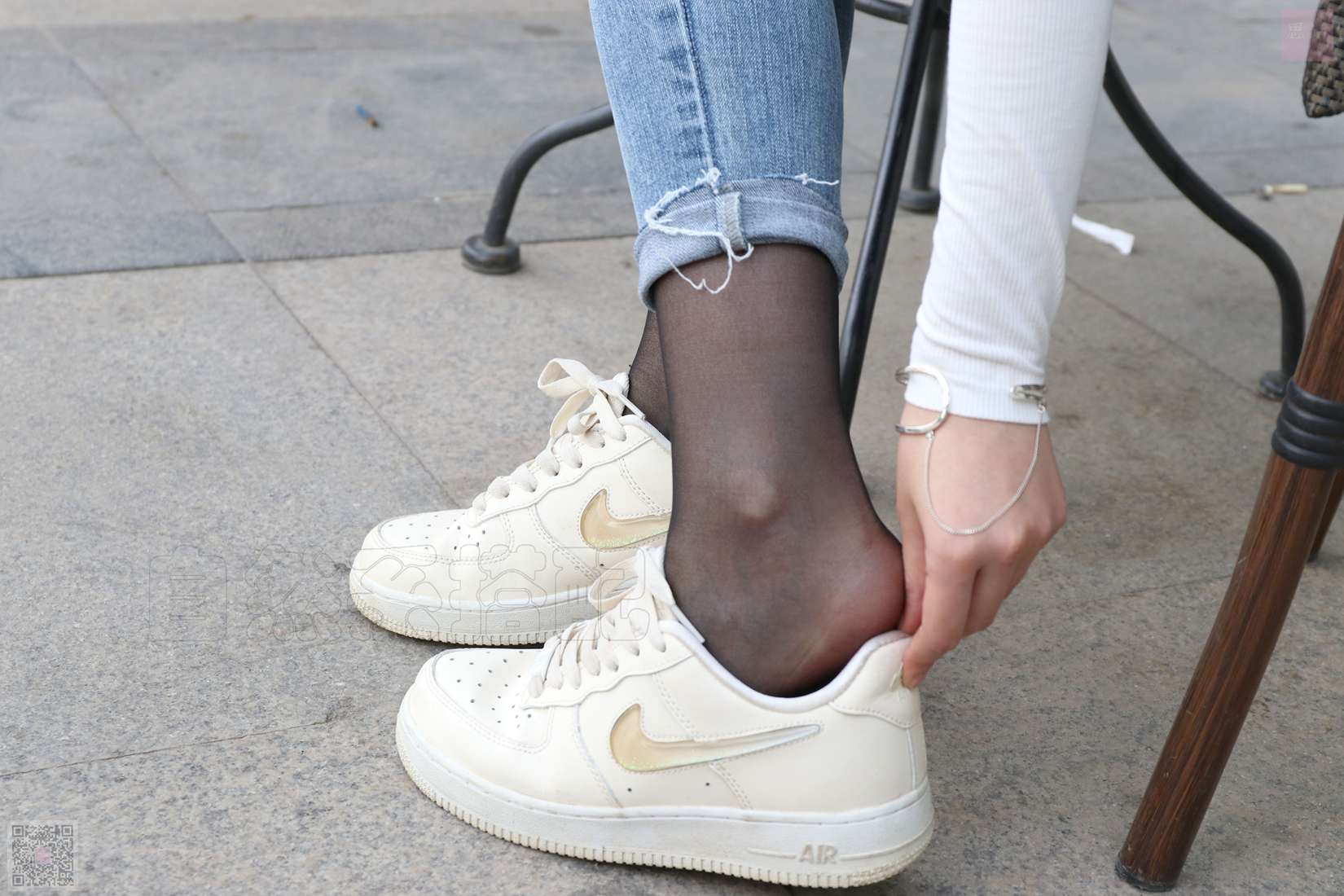 图片[76]-[SiHua思话] SH026 人群里的裤里丝 露露 在线浏览 – 速更版-美库