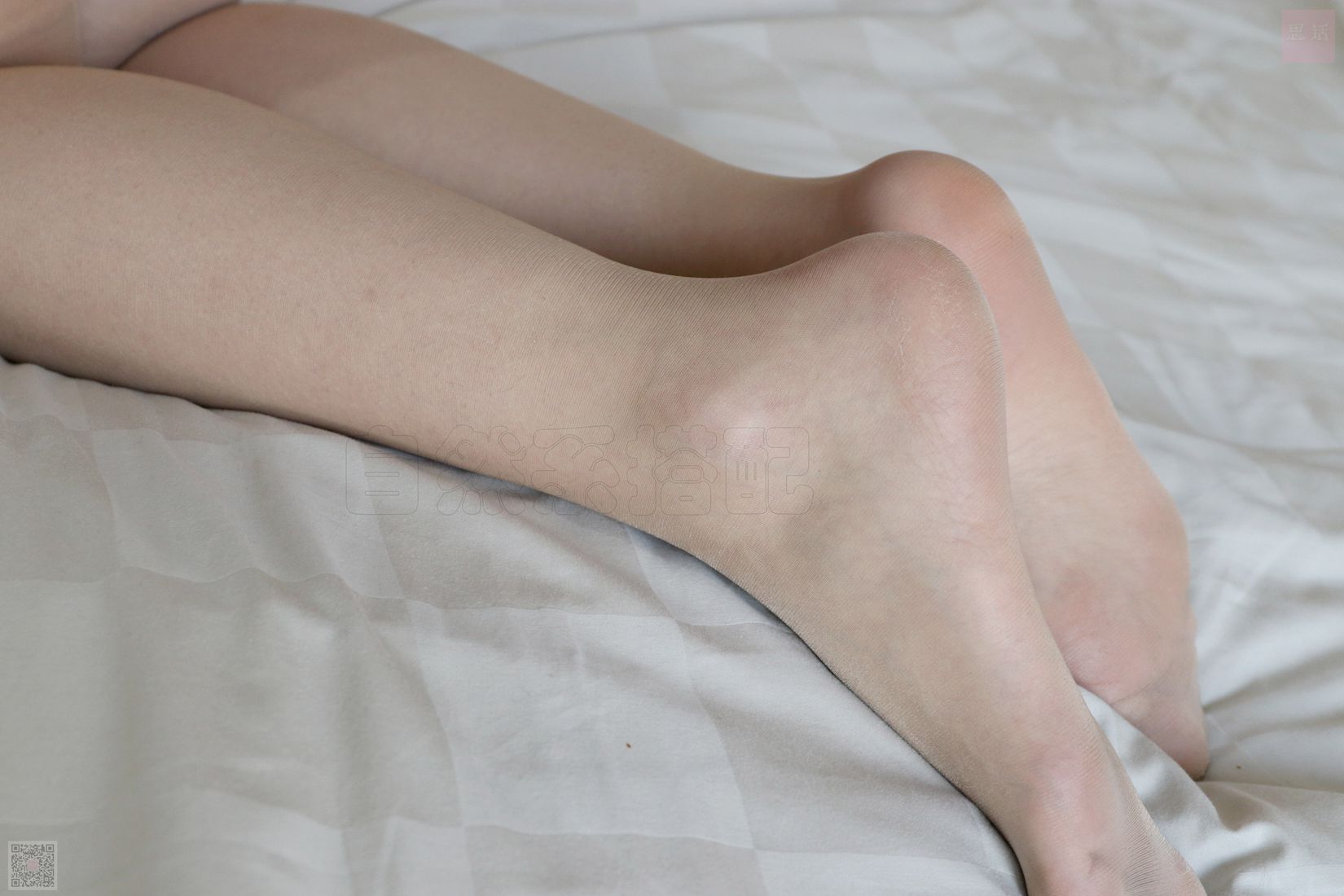 图片[5]-[SiHua思话] SH030 旗袍下的肉丝脚 露露 在线浏览 – 速更版-美库