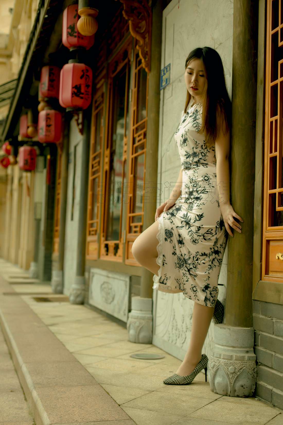 图片[25]-[SiHua思话] SH118 苏羽 小镇·烟雨·旗袍 在线浏览 – 速更版-美库