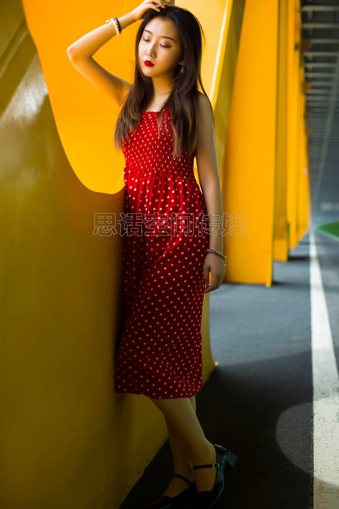 图片[40]-[SiHua思话] SH125 露露 长江大桥神秘红裙 在线浏览 – 速更版-美库