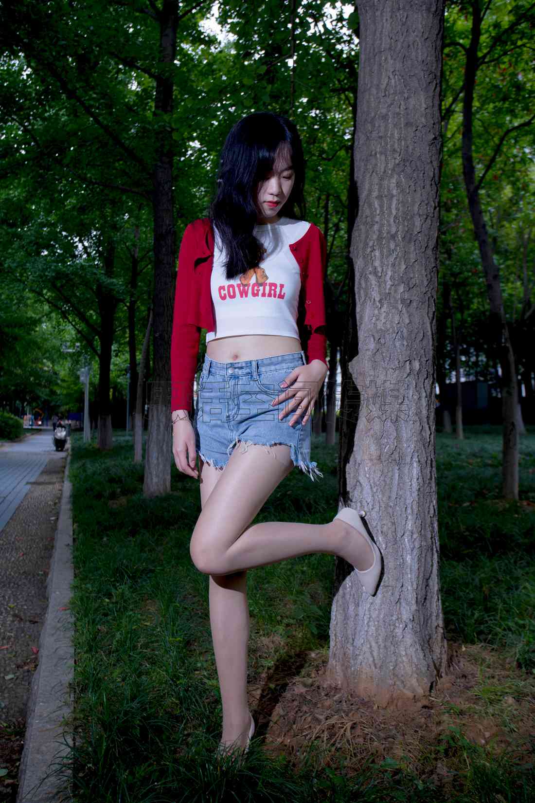 图片[40]-[SiHua思话] SH129 子琦 公园长腿活力少女 在线浏览 – 速更版-美库