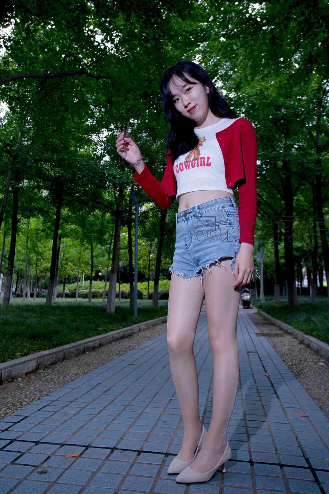 图片[27]-[SiHua思话] SH129 子琦 公园长腿活力少女 在线浏览 – 速更版-美库