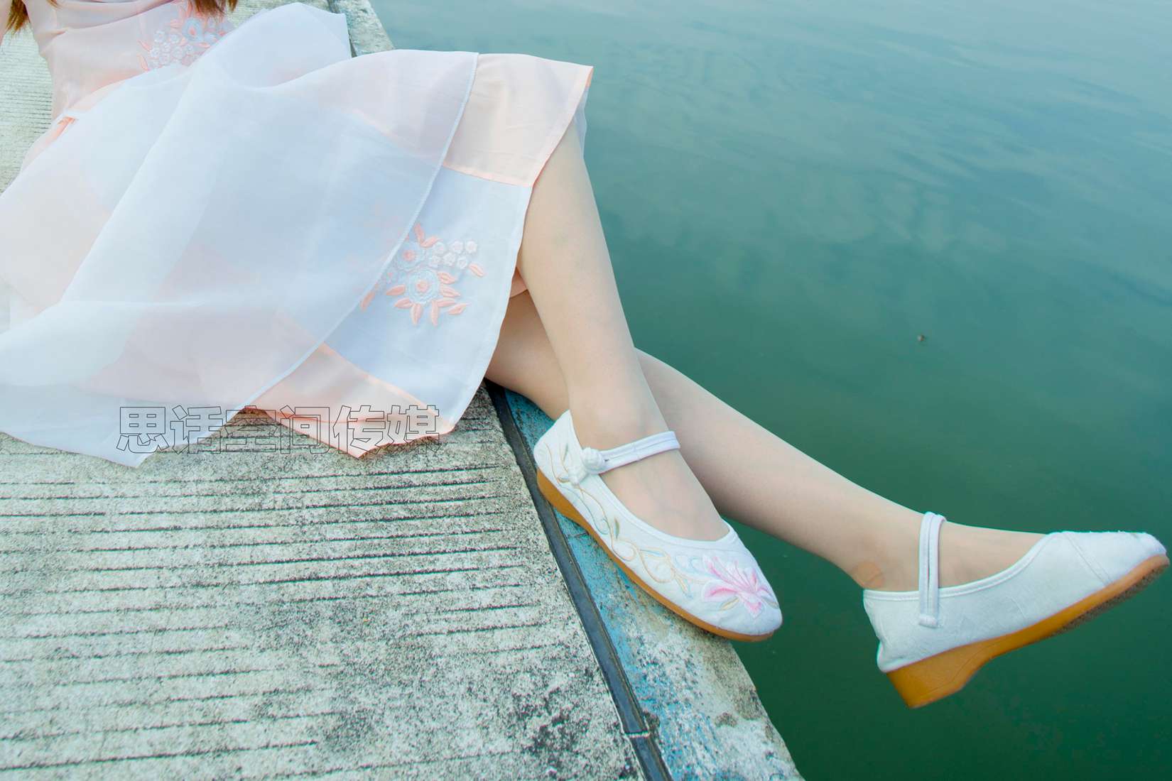 图片[35]-[SiHua思话] SH136 苏羽 邻家小仙女的美脚 在线浏览 – 速更版-美库