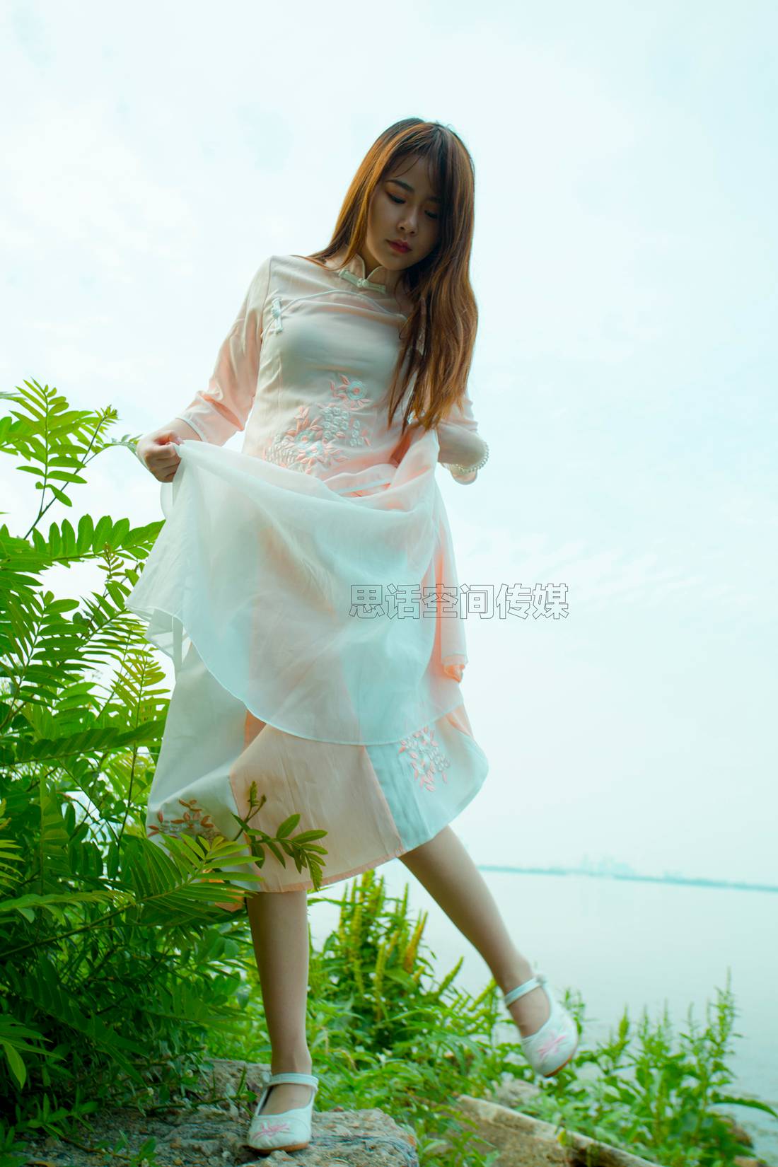 图片[23]-[SiHua思话] SH136 苏羽 邻家小仙女的美脚 在线浏览 – 速更版-美库