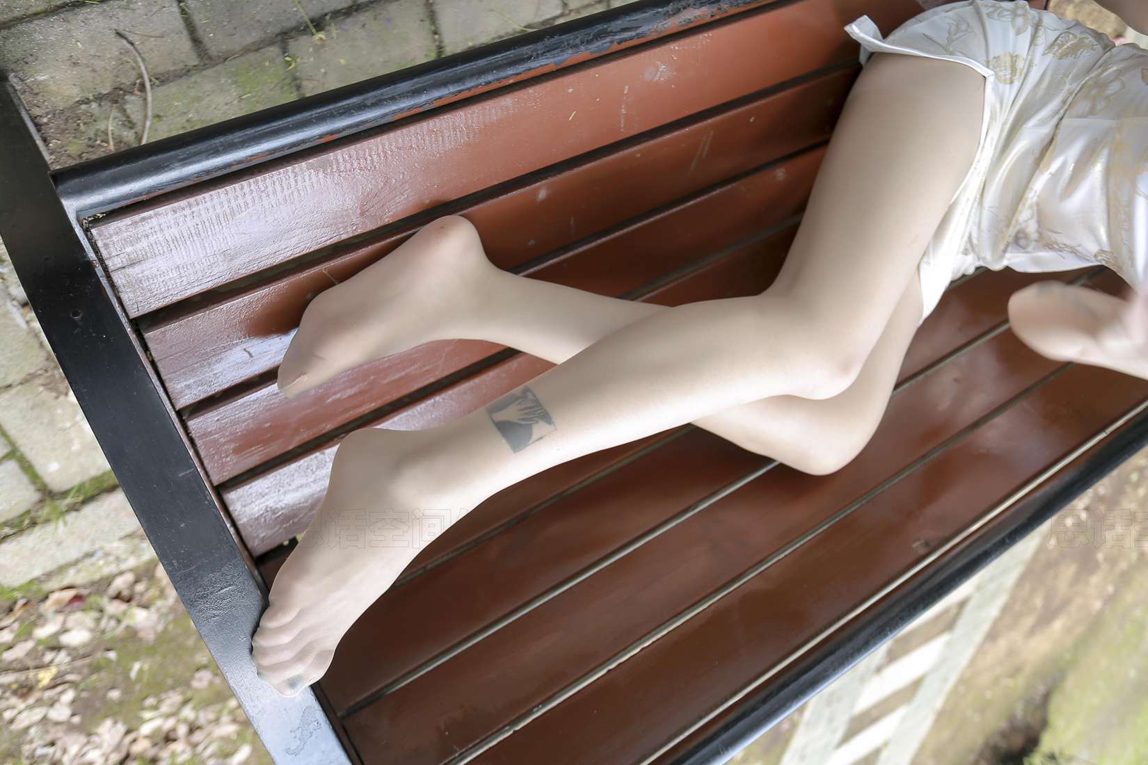 图片[27]-[SiHua思话] SH138 橘子 长腿旗袍美女露美足 在线浏览 – 速更版-美库