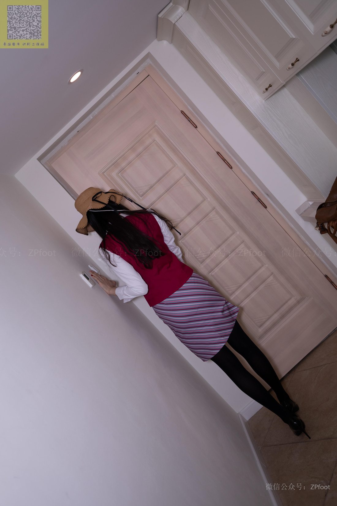 图片[26]-[山茶摄影] No.008 酸奶掉在丝袜上 在线浏览 – 速更版-美库