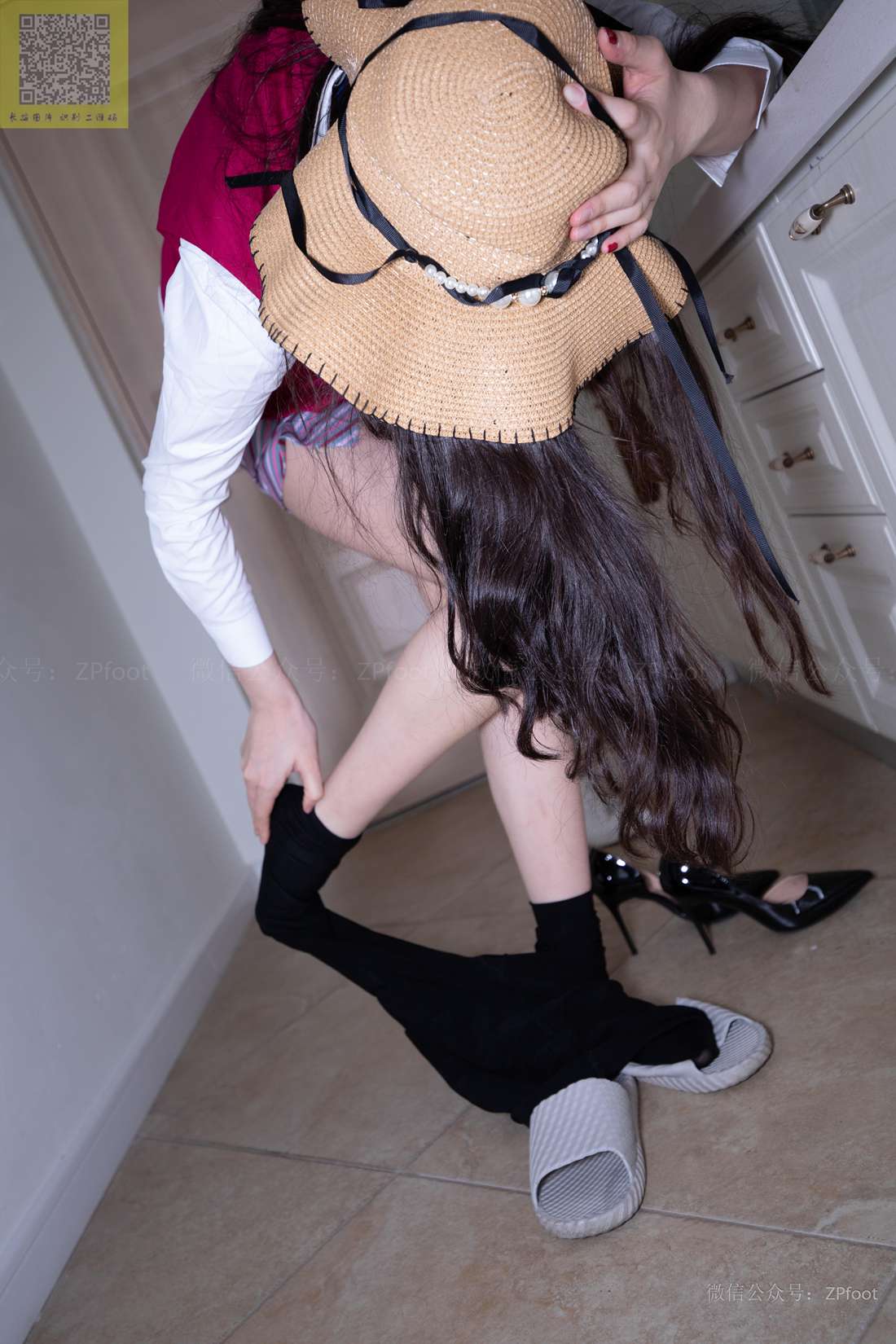 图片[29]-[山茶摄影] No.008 酸奶掉在丝袜上 在线浏览 – 速更版-美库