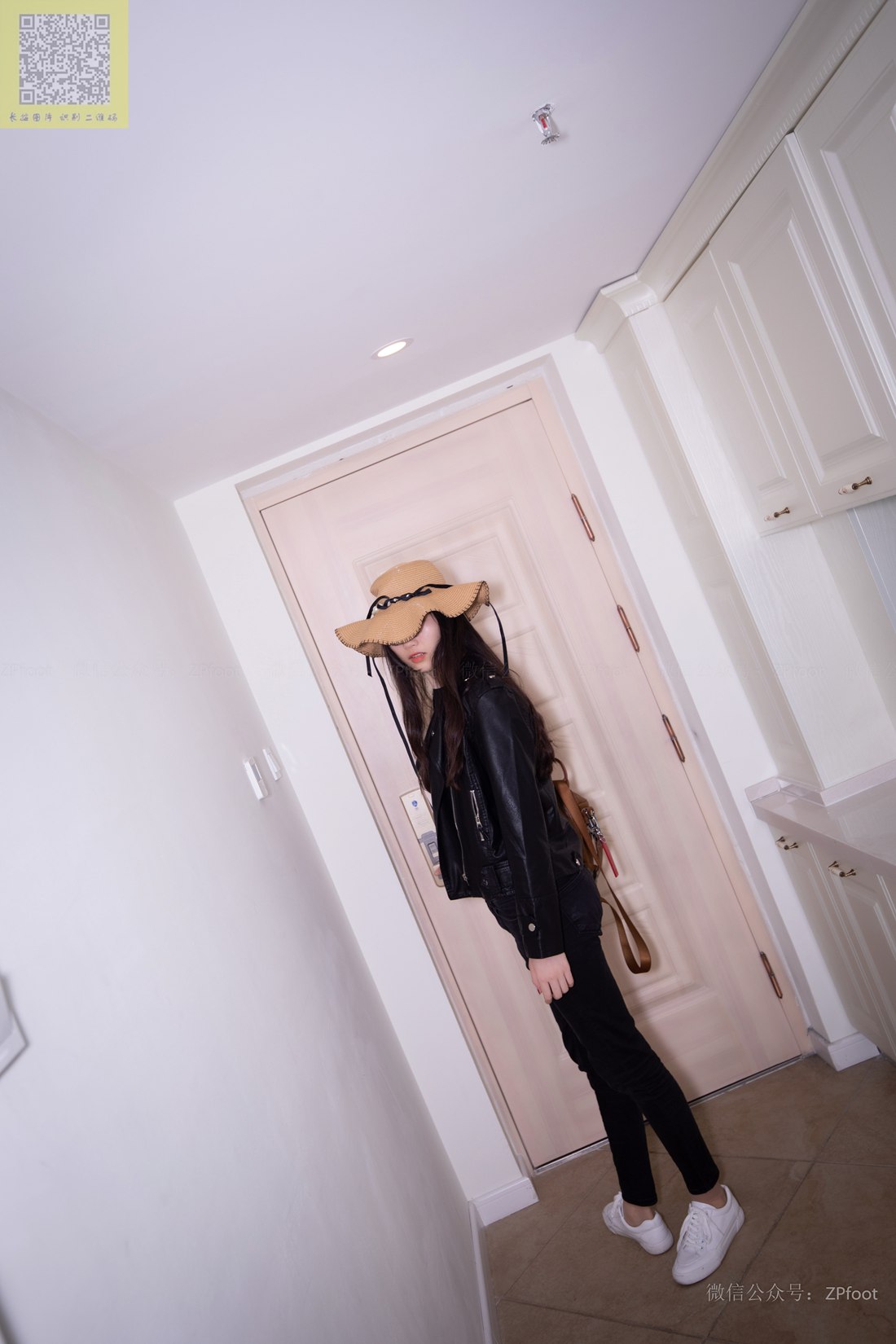 图片[34]-[山茶摄影] No.086 进门就把袜子脱了洗了 在线浏览 – 速更版-美库