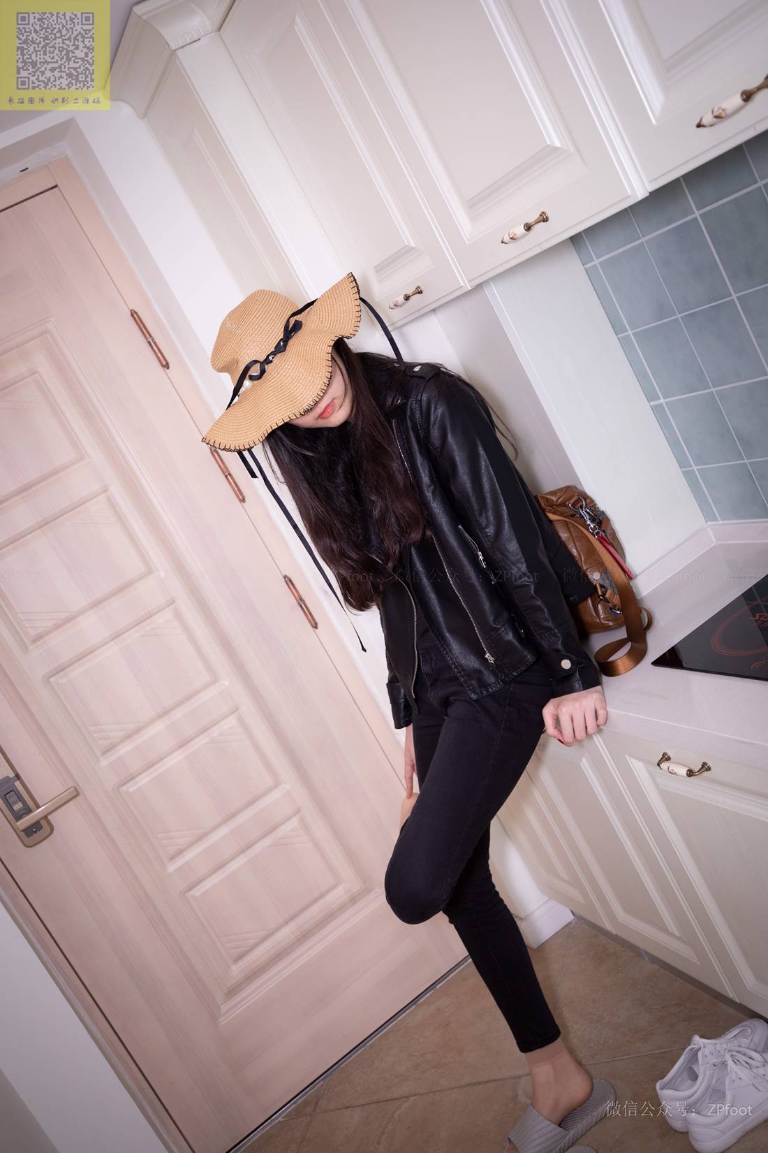 图片[13]-[山茶摄影] No.086 进门就把袜子脱了洗了 在线浏览 – 速更版-美库