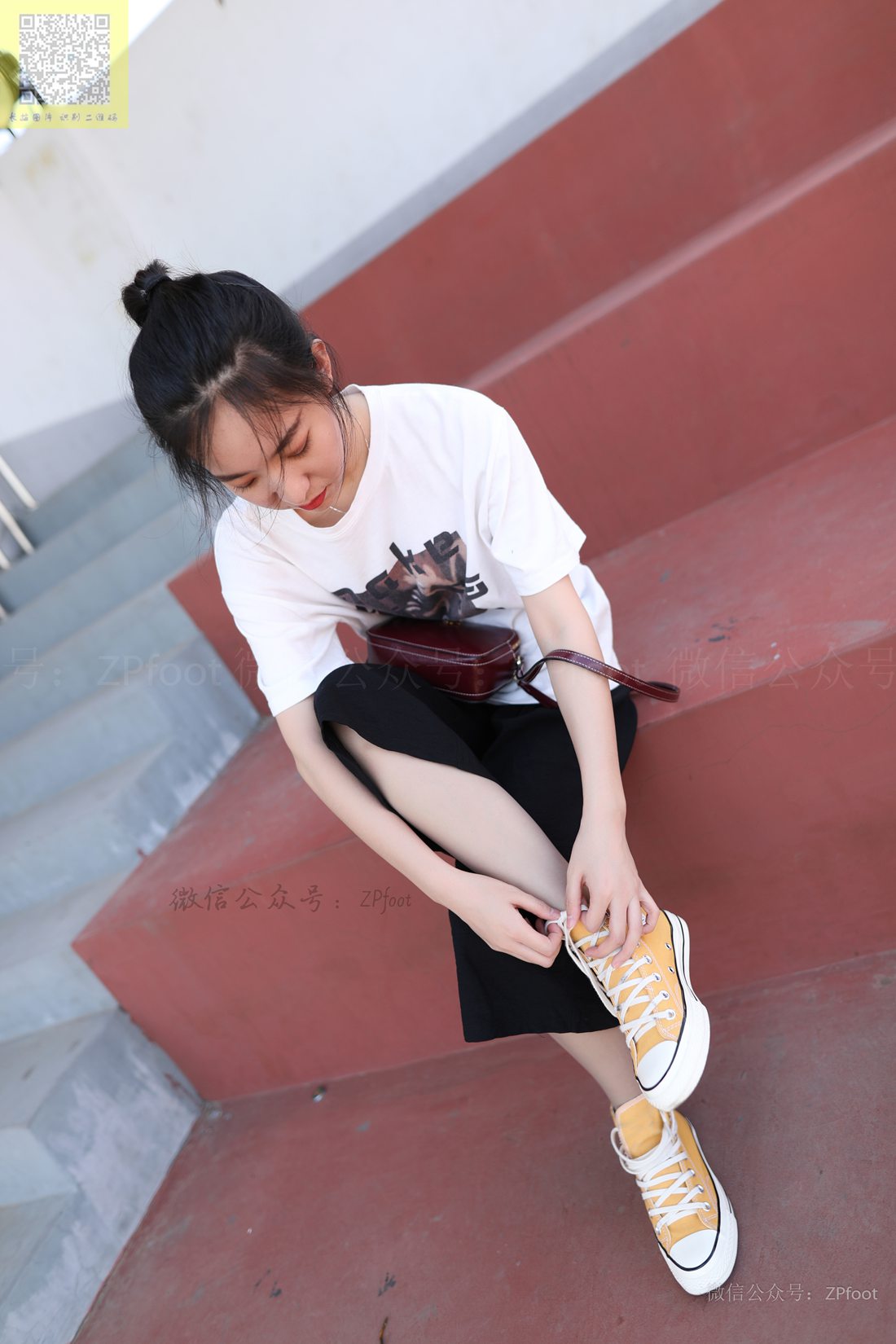 图片[4]-[山茶摄影] NO.129 灰丝棉袜帆布鞋 在线浏览 – 速更版-美库