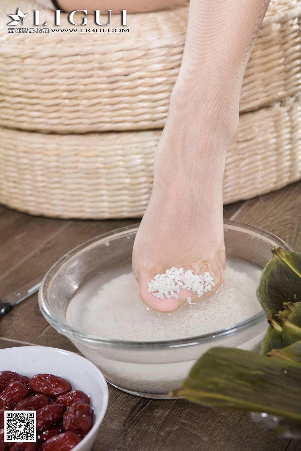 [Ligui丽柜] 2017.06.05 网络丽人 Model 红烛 在线浏览 – 雅色汇