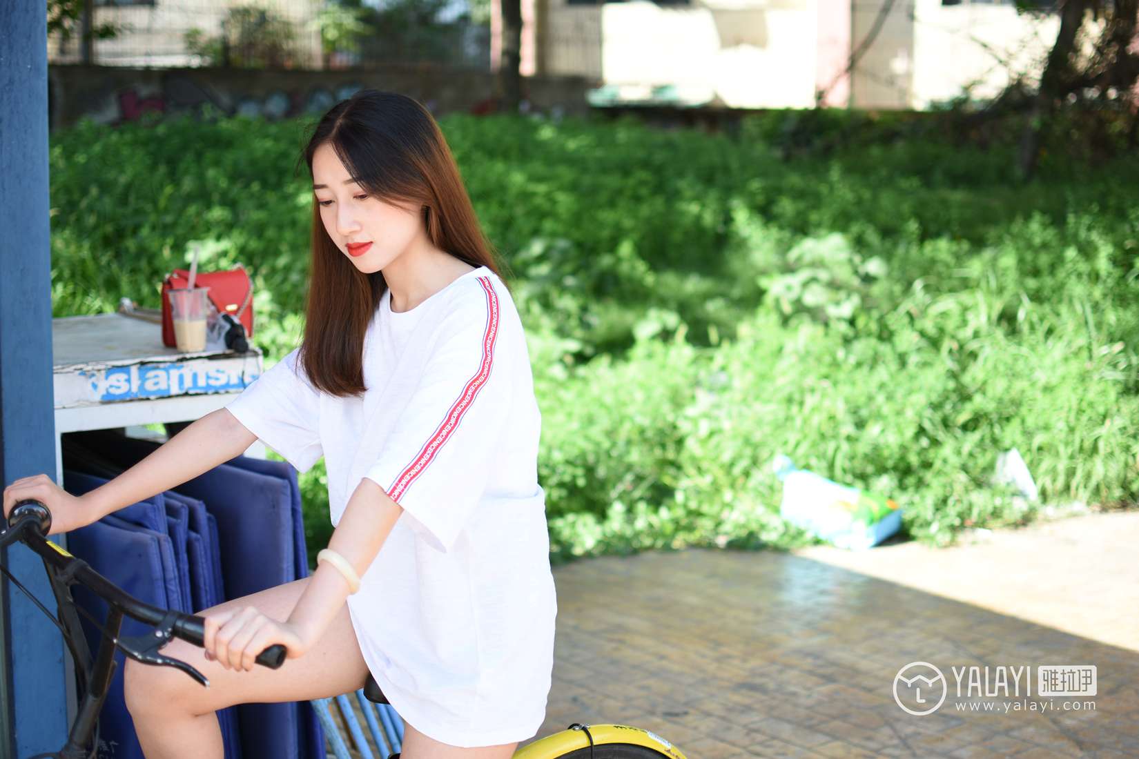 图片[68]-[YALAYI雅拉伊] 2018.10.25 No.013 阳光下的裸腿单车 木晓雨 在线浏览 – 速更版-美库