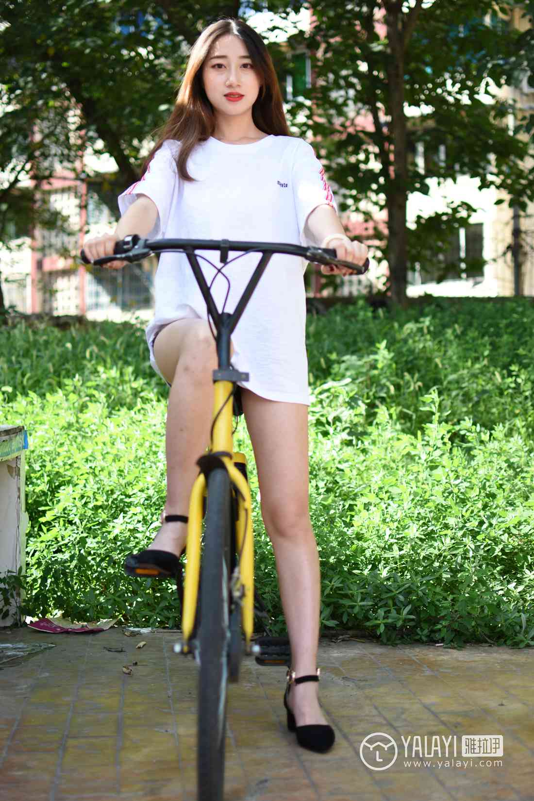 图片[86]-[YALAYI雅拉伊] 2018.10.25 No.013 阳光下的裸腿单车 木晓雨 在线浏览 – 速更版-美库
