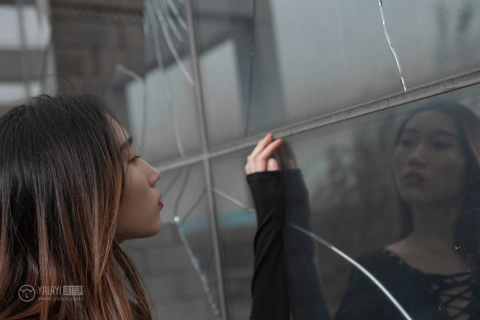 图片[5]-[YALAYI雅拉伊] 2018.11.14 No.122 黑色禁地 熏儿 在线浏览 – 速更版-美库