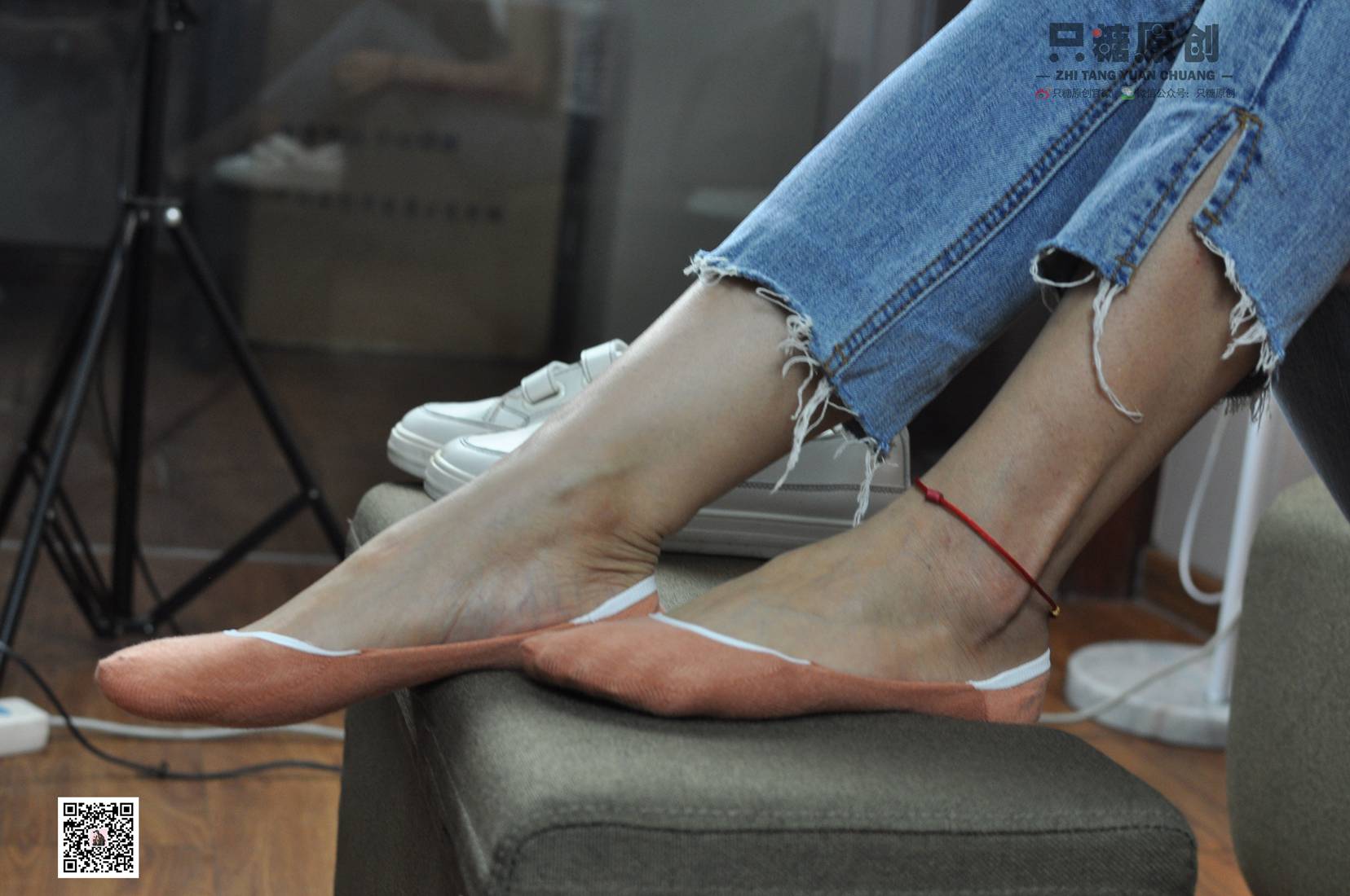 图片[220]-[只糖棉袜] NO.013 文文- 脚踝上的红绳是我对你的思念 在线浏览 – 速更版-美库