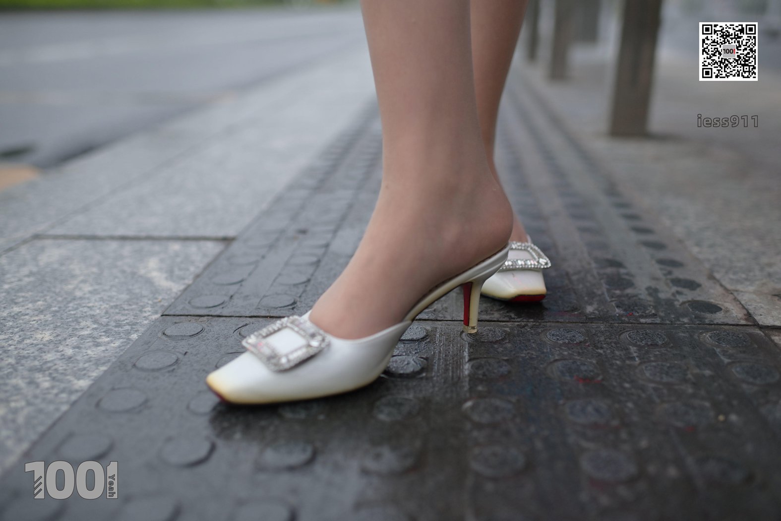 图片[3]-[IESS异思趣向] 一千零一夜 NO.002《等公交》在线浏览 – 速更版-美库