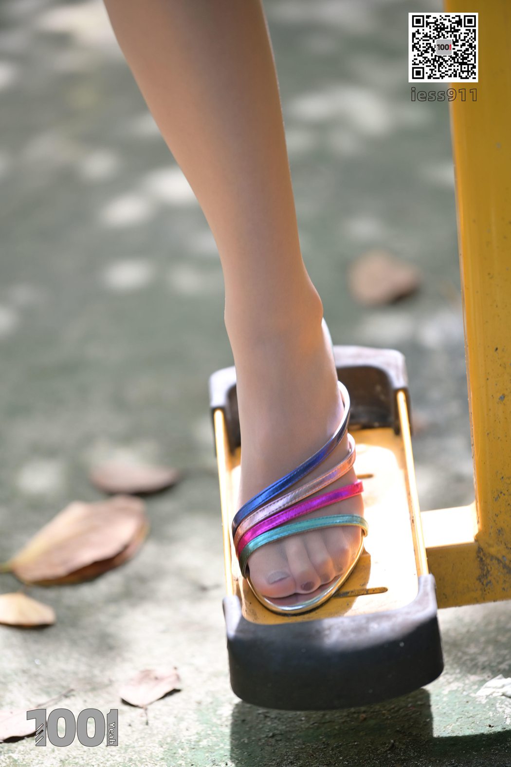 图片[7]-[IESS异思趣向] 一千零一夜 NO.020 腿腿《半日闲，逛公园2》在线浏览 – 速更版-美库