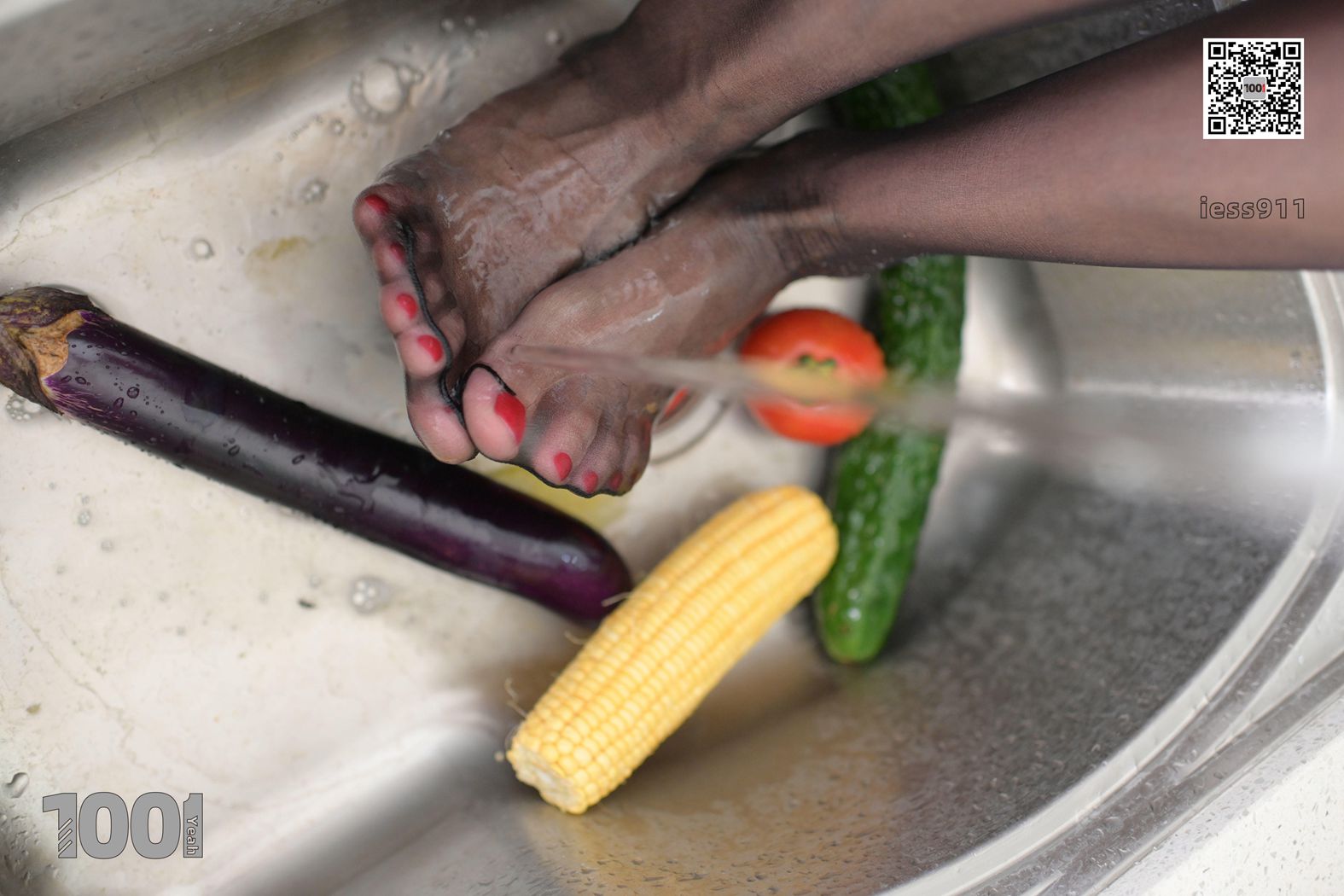 图片[23]-[IESS异思趣向] 一千零一夜 NO.022 Lucy《厨房里的妻子2》在线浏览 – 速更版-美库