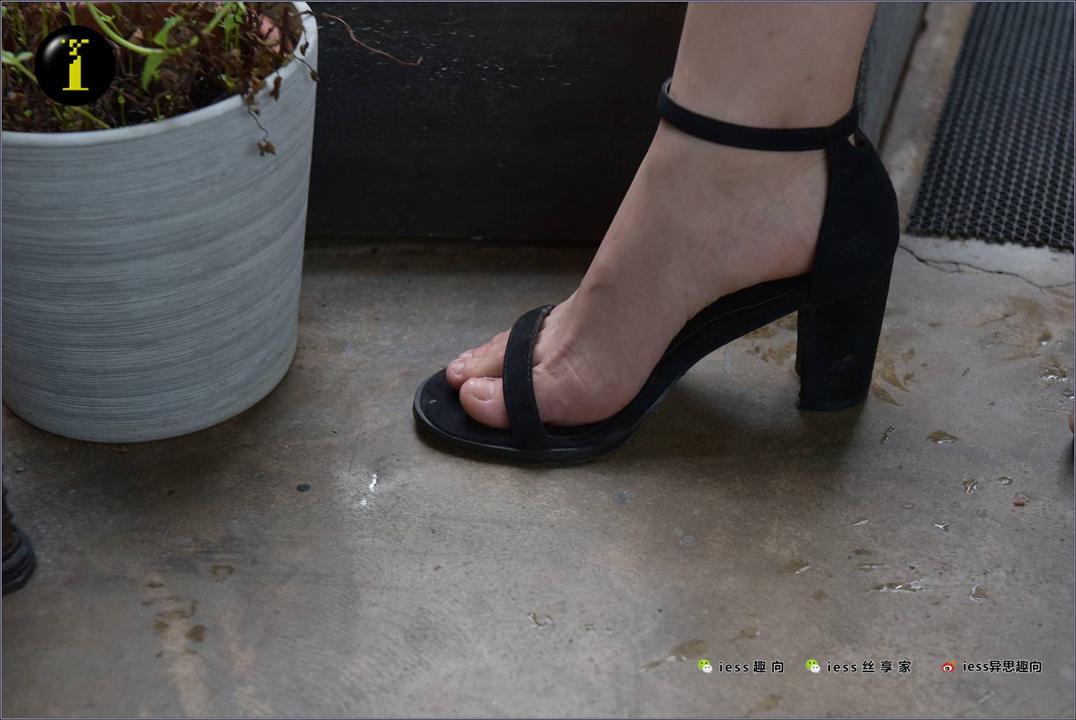 图片[23]-[IESS异思趣向] 普惠集 NO.003 琪琪的裸足 在线浏览 – 速更版-美库