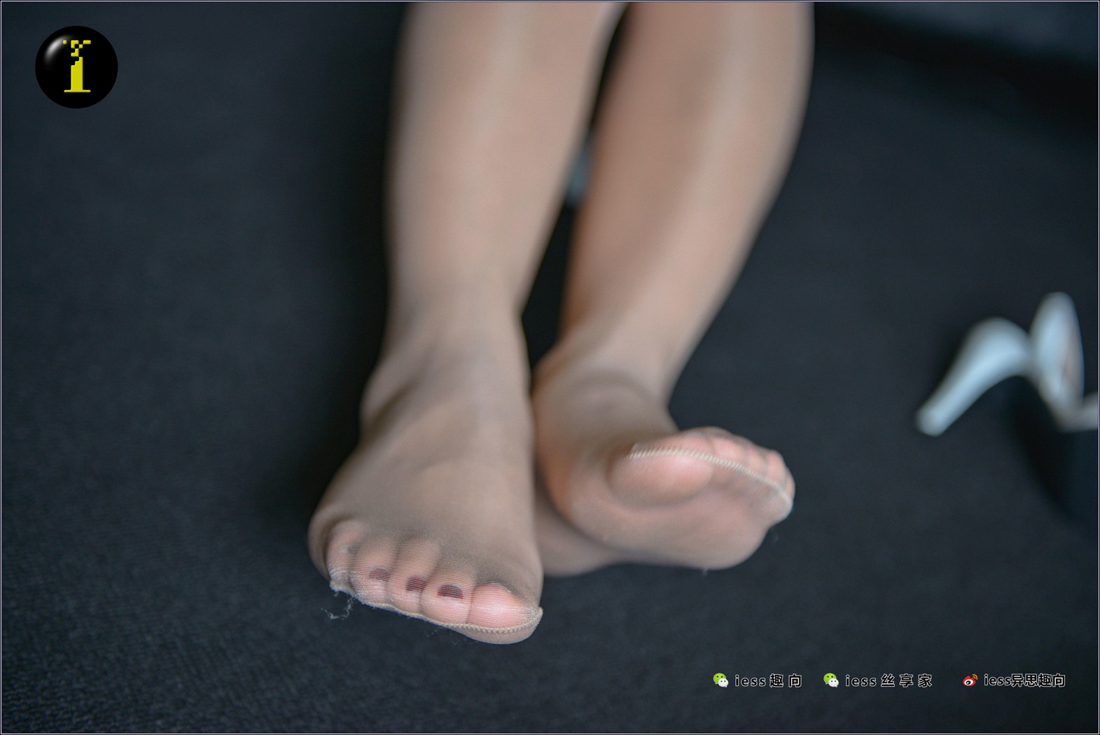 图片[42]-[IESS异思趣向] 普惠集 NO.009 范美美 把穿得起球的袜子换了 在线浏览 – 速更版-美库